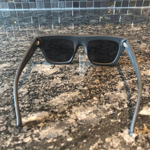 Le Specs "Bowie" Matte Grey Sunglasses - Picture 3 of 7